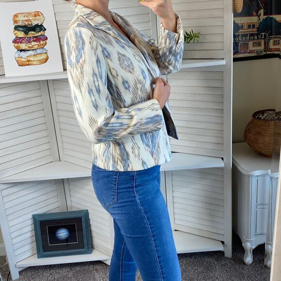 Chico’s white and blue aztec Blazer Jacket size small - Picture 3 of 8